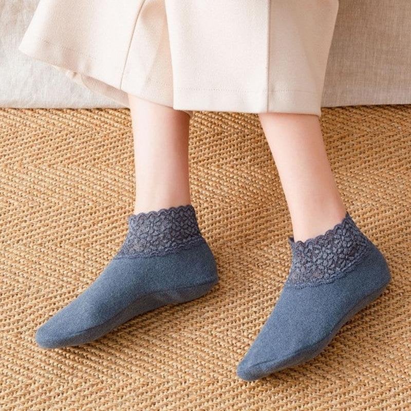 Elegant Lace Ankle Socks
