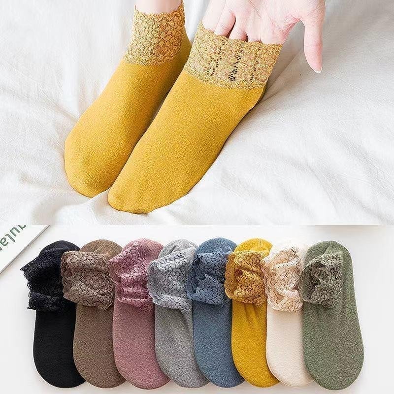 Elegant Lace Ankle Socks